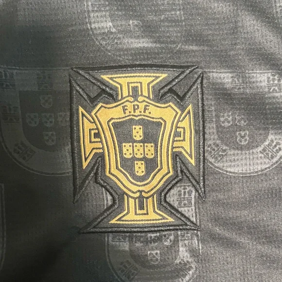 New Puma 26 Portugal Black Special Edition Jersey - Mens Small - Picture 5 of 8